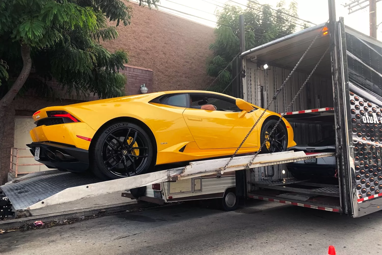 Vehicle transport and delivery service